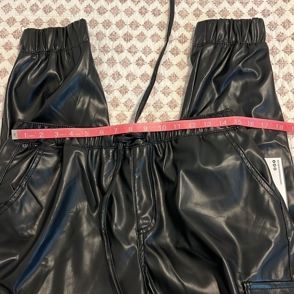NWT Almost Famous Black Faux Leather Cargo Jogger Pants Size Large - Picture 10 of 12